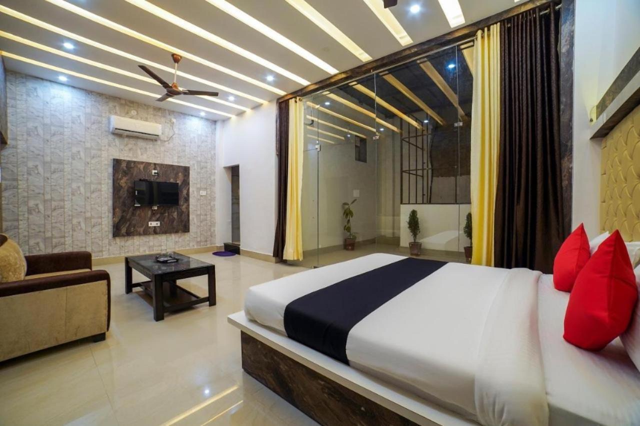 Hotel Ivy Plaza Near Igi Airport New Delhi Exterior photo
