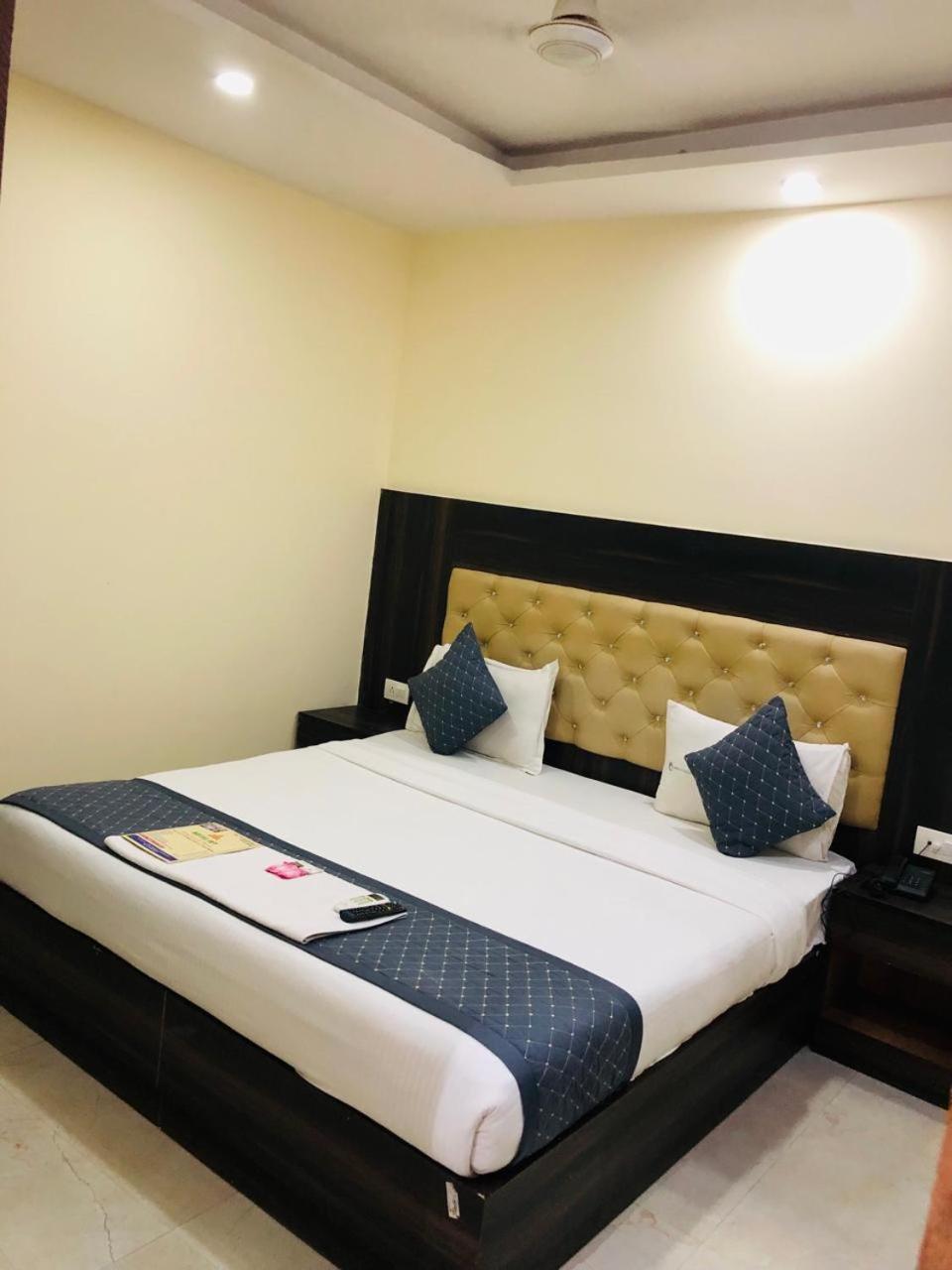 Hotel Ivy Plaza Near Igi Airport New Delhi Exterior photo