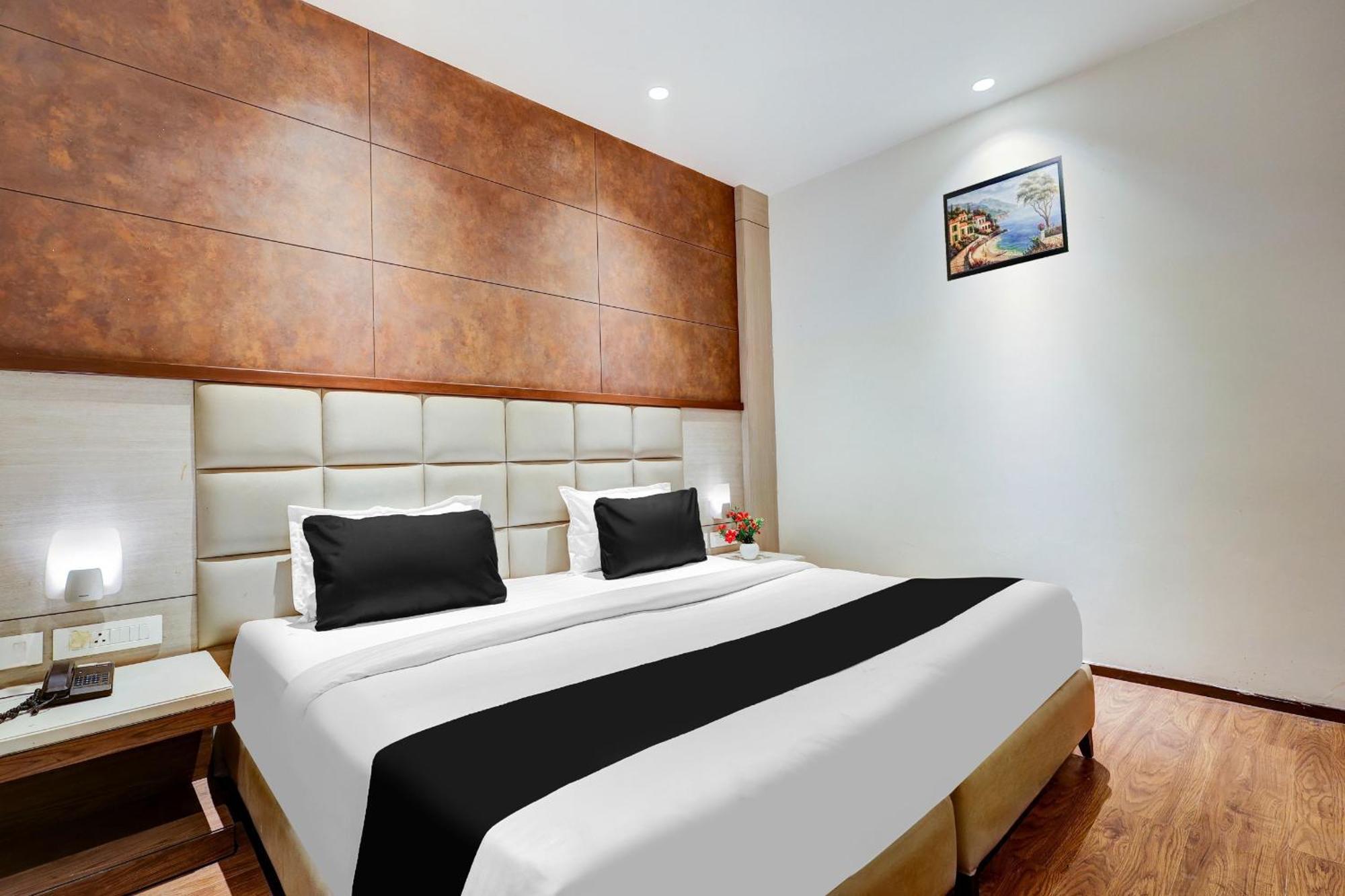 Hotel Ivy Plaza Near Igi Airport New Delhi Exterior photo